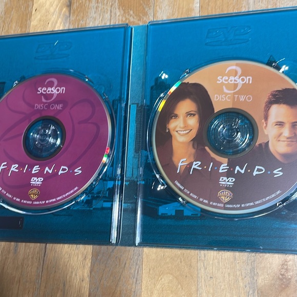 Friends season 3 dvd box set - Picture 3 of 4